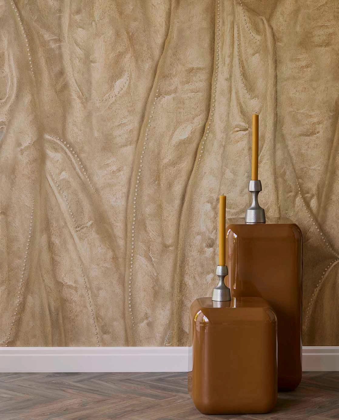 Eijffinger fotótapéta beige színű bársony drapéria mintával